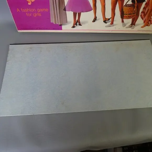 1969 What Shall I Wear Board Game Selchow & Righter - Picture 8 of 13